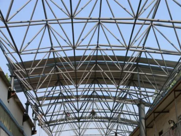 唐山网架加工厂家必须注意的细节问题